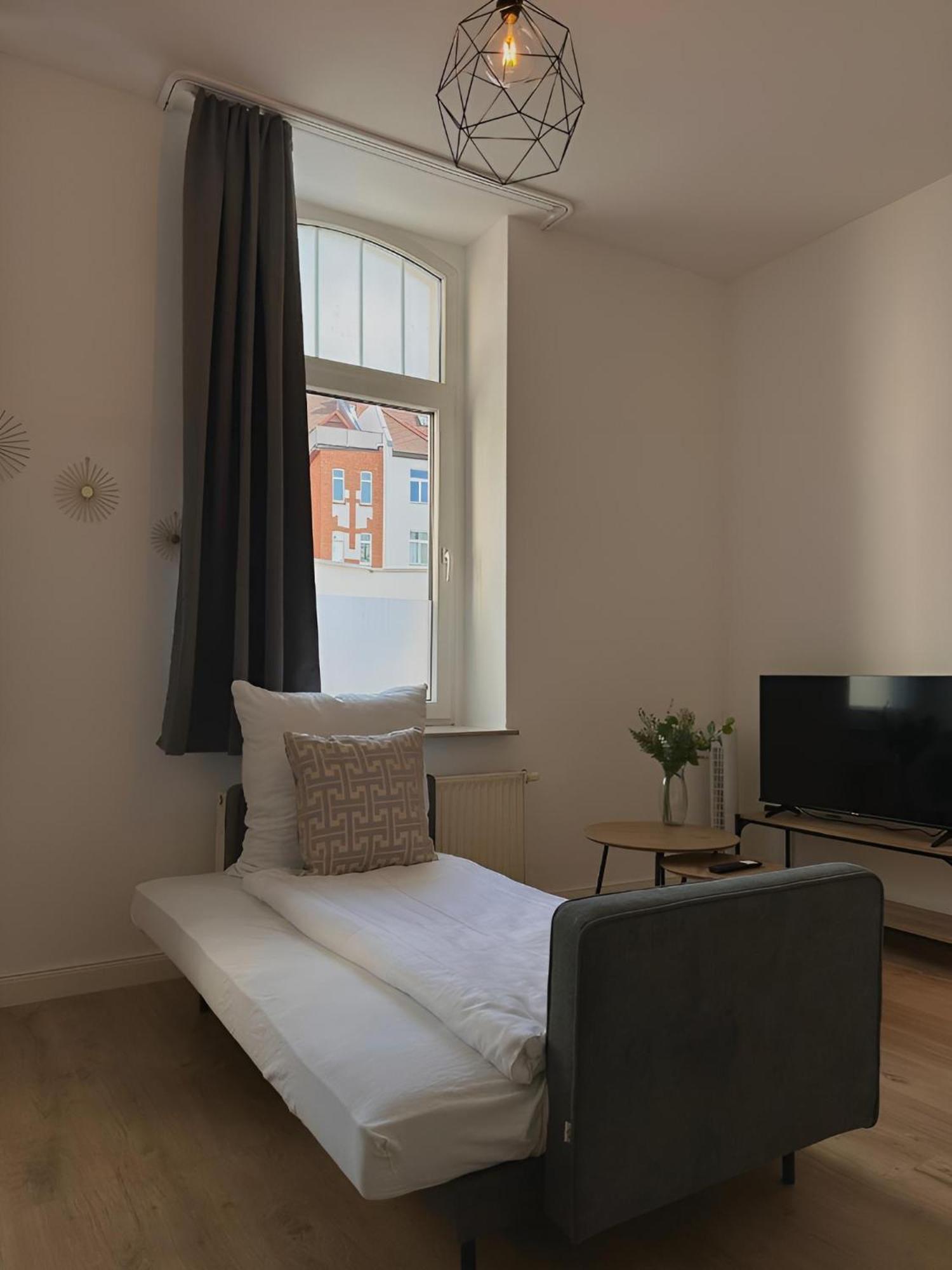 Raha Apartments - Modernes Studio-Apartment - Hbf - Gratis Parkplatz Erfurt Buitenkant foto