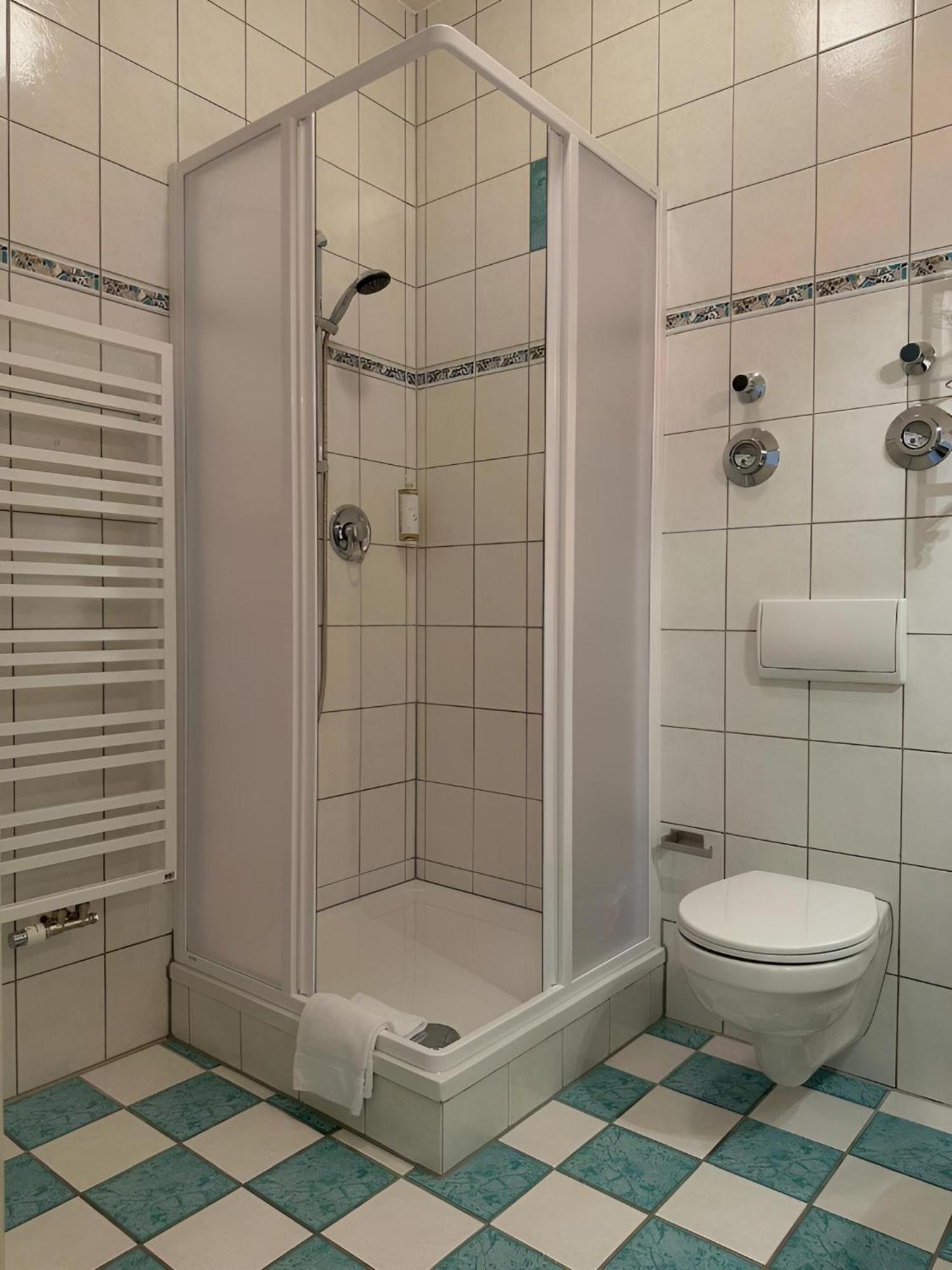 Raha Apartments - Modernes Studio-Apartment - Hbf - Gratis Parkplatz Erfurt Buitenkant foto