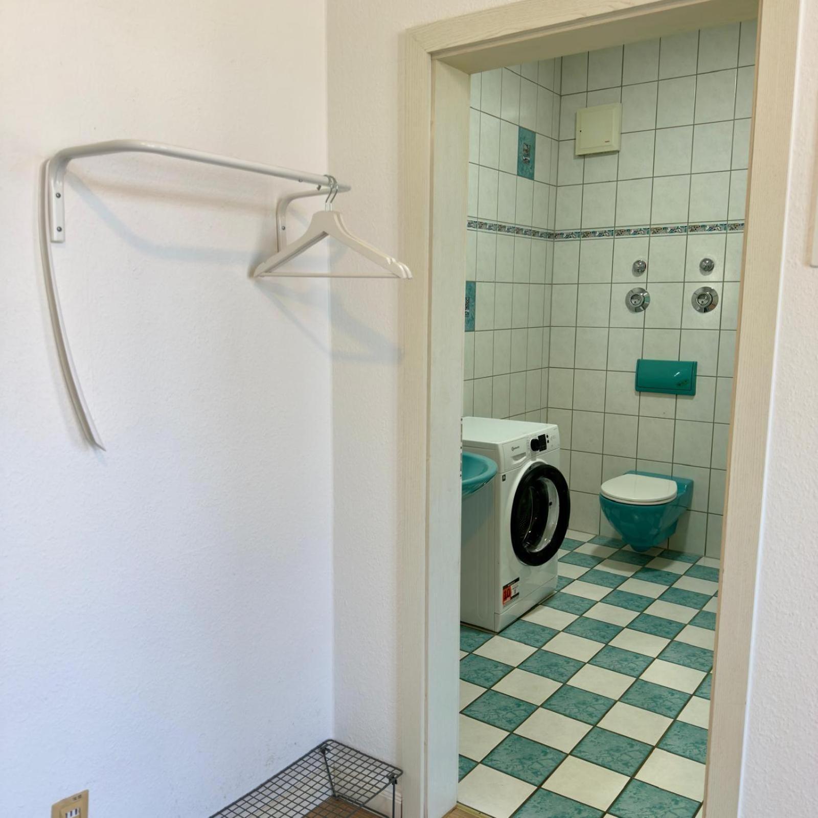 Raha Apartments - Modernes Studio-Apartment - Hbf - Gratis Parkplatz Erfurt Buitenkant foto