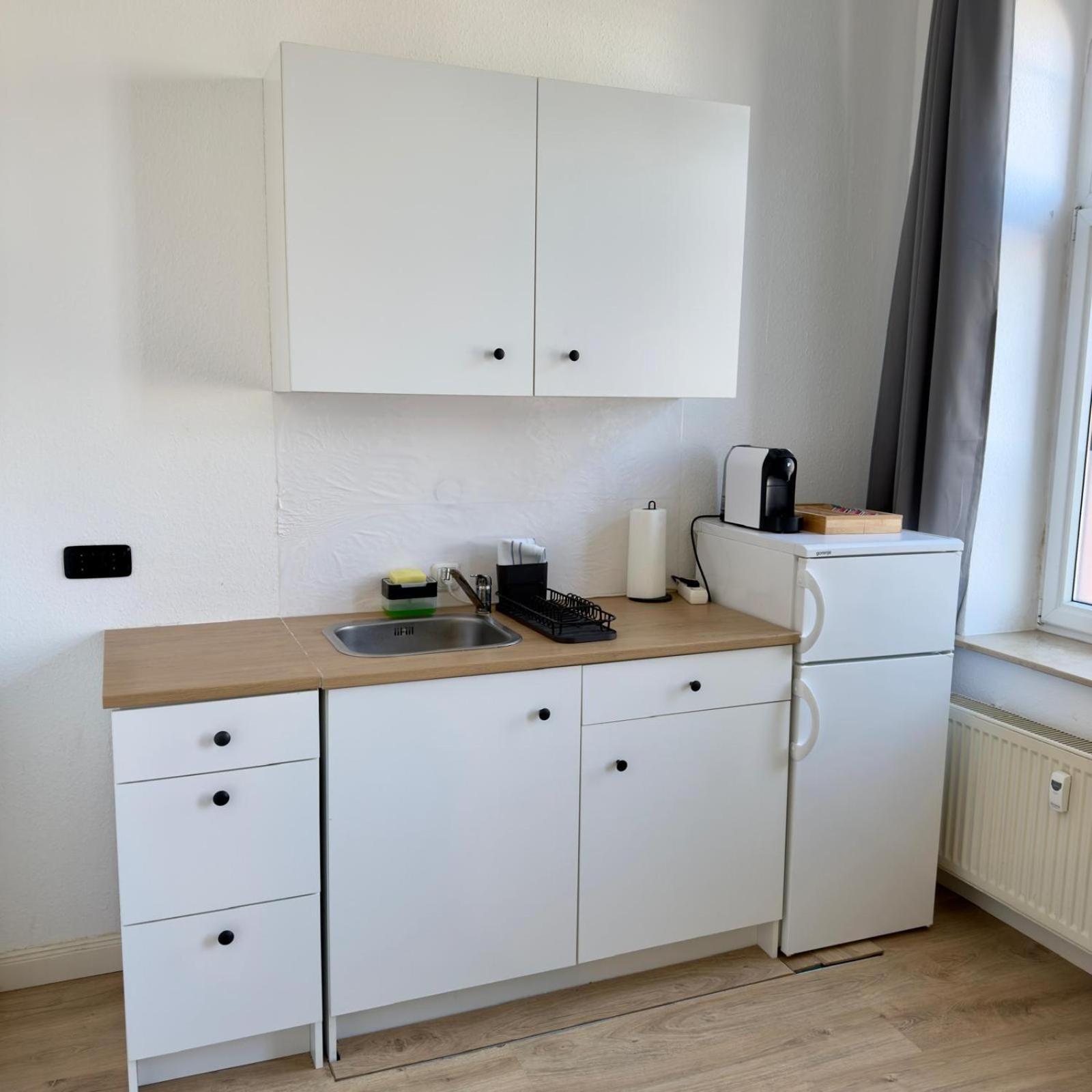 Raha Apartments - Modernes Studio-Apartment - Hbf - Gratis Parkplatz Erfurt Buitenkant foto